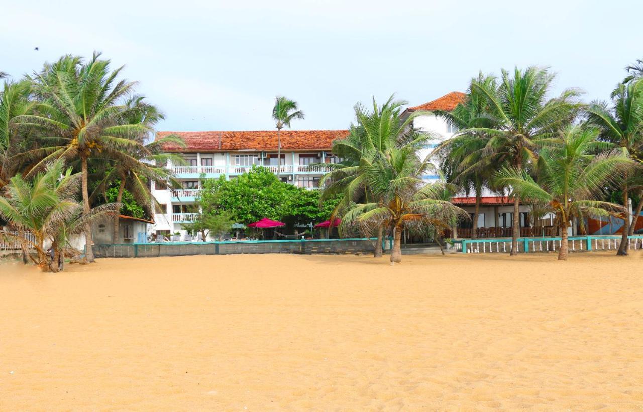 Topaz Beach Hotel Negombo Esterno foto