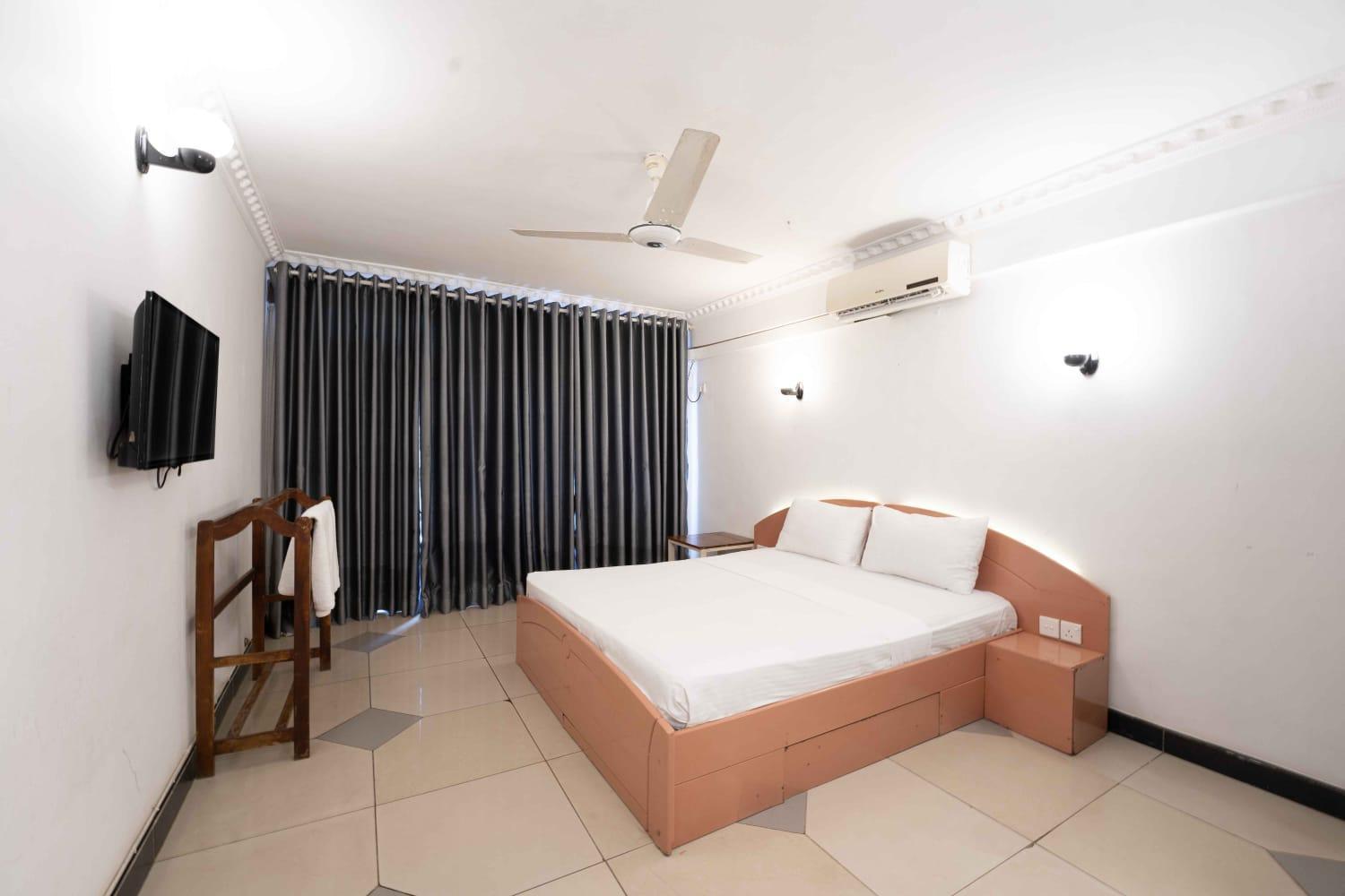 Topaz Beach Hotel Negombo Esterno foto